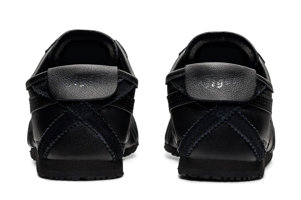 Tênis Onitsuka Tiger Mexico 66 Triple Black Preto detalhe frontal