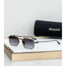Óculos de Sol Chrome Hearts Rump - variante preta e dourada com lente roxa
