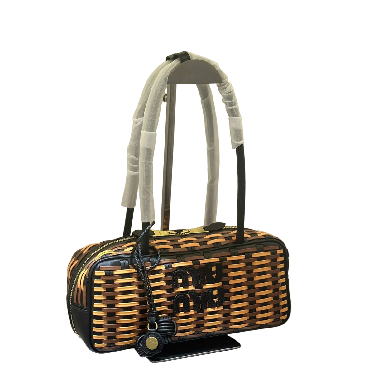 Bolsa Miu Miu Summer Woven Caramelo e Preto - vista lateral em três quartos