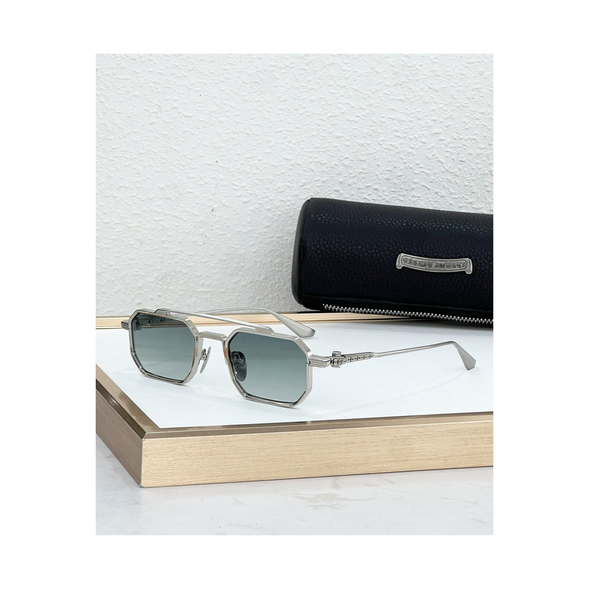 Óculos de Sol Chrome Hearts Rump - variante prata com lente verde-claro
