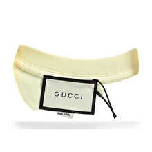 Gucci Cartoon Print Creme - detalhe da gola