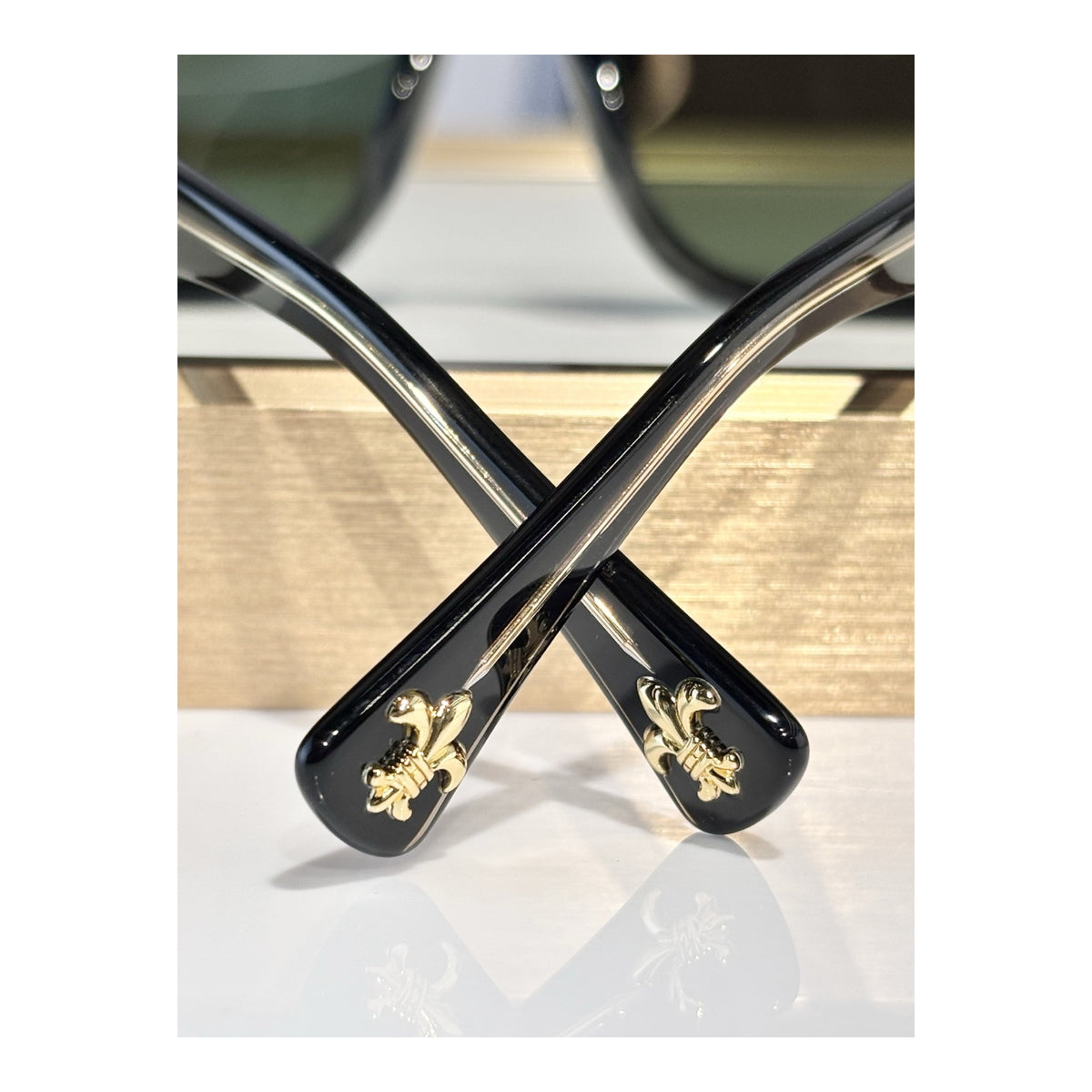 Óculos de Sol Chrome Hearts See You In Tea Azul-Escuro - detalhe das ponteiras e emblemas