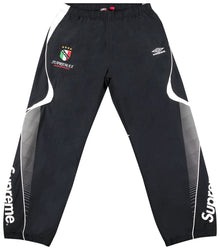 Calça Supreme x Umbro Track Pant Black White - frente 1:1 fundo branco
