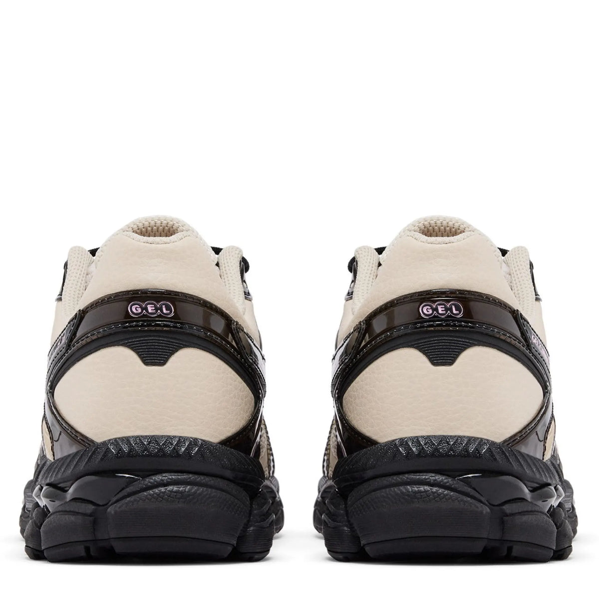 Tênis – Finesse x ASICS GEL-CUMULUS 16 'Desert Rose'