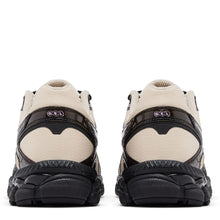 Tênis – Finesse x ASICS GEL-CUMULUS 16 'Desert Rose'