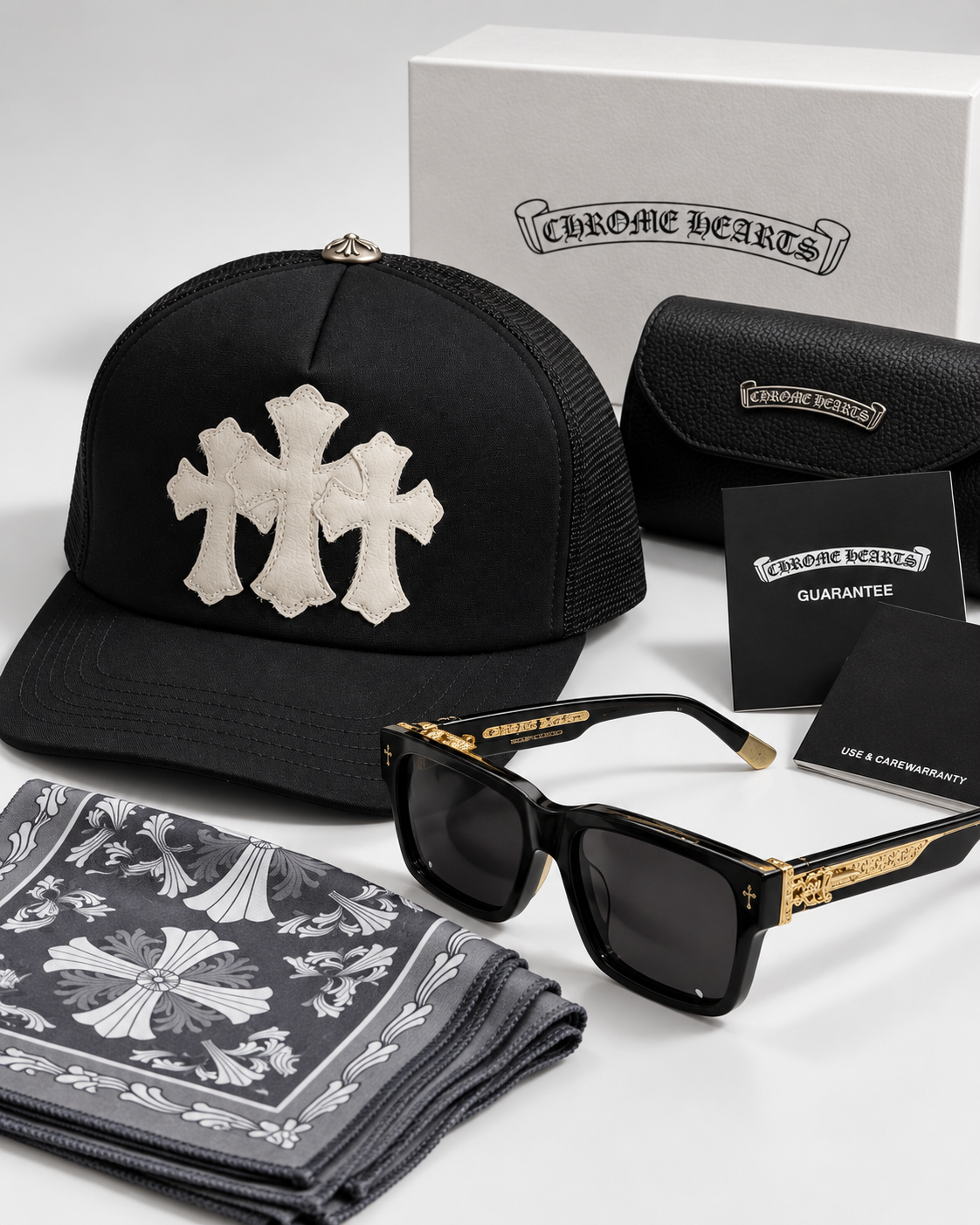 Modelo com óculos escuros e boné Supreme em editorial KOA