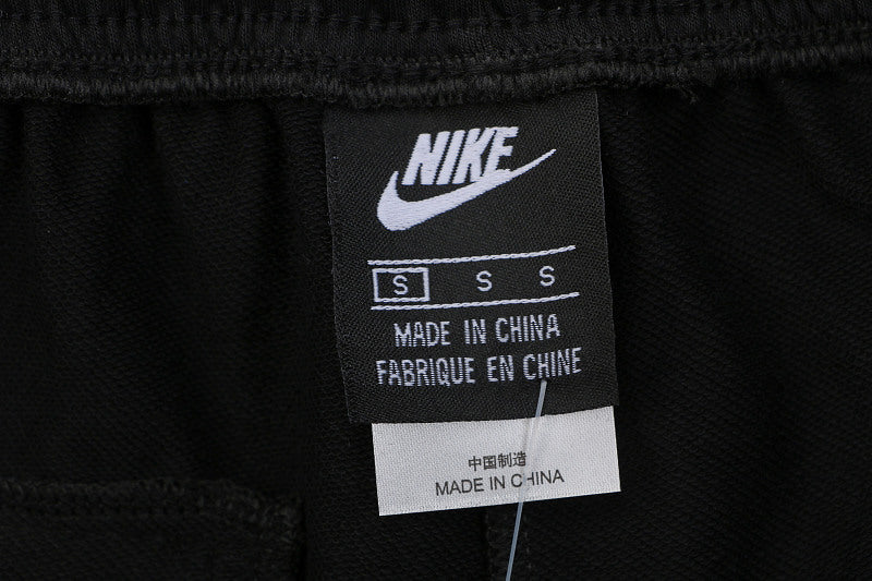 Shorts Nike Bordado Preta/Laranja