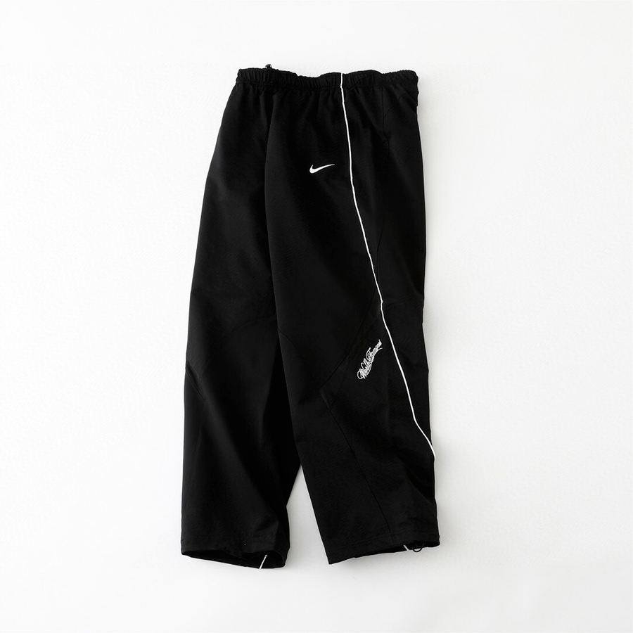 Calça Nike x Supreme Track Black Collection 2025 - imagem 2
