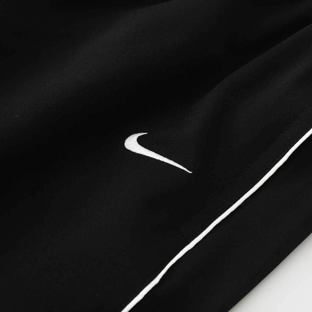 Calça Nike x Supreme Track Black Collection 2025 - imagem 5