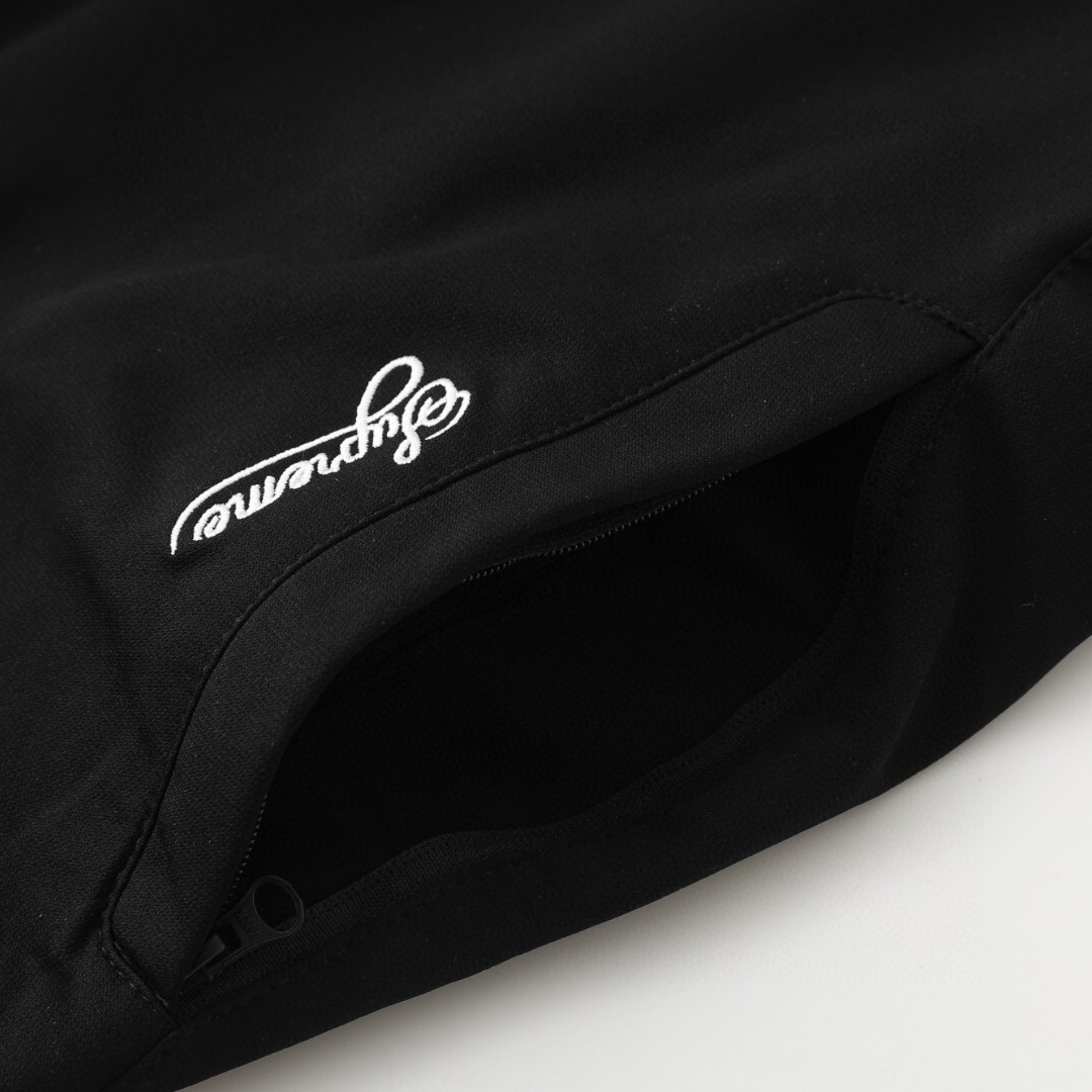 Calça Nike x Supreme Track Black Collection 2025 - imagem 3