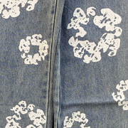 Calça Jeans Denim Tears Cotton Wreath Light Wash Azul - imagem 3
