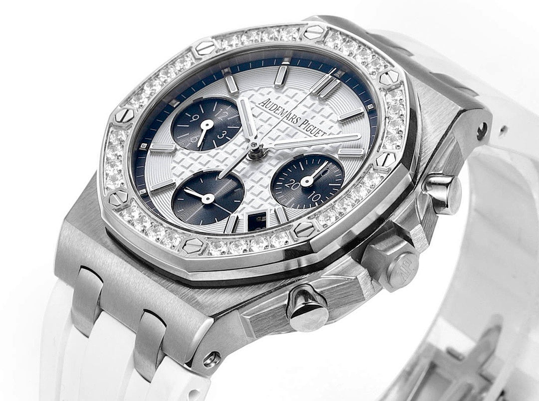 Relógio Audemars Piguet Royal Oak Offshore Chronograph Branco - ângulo 2