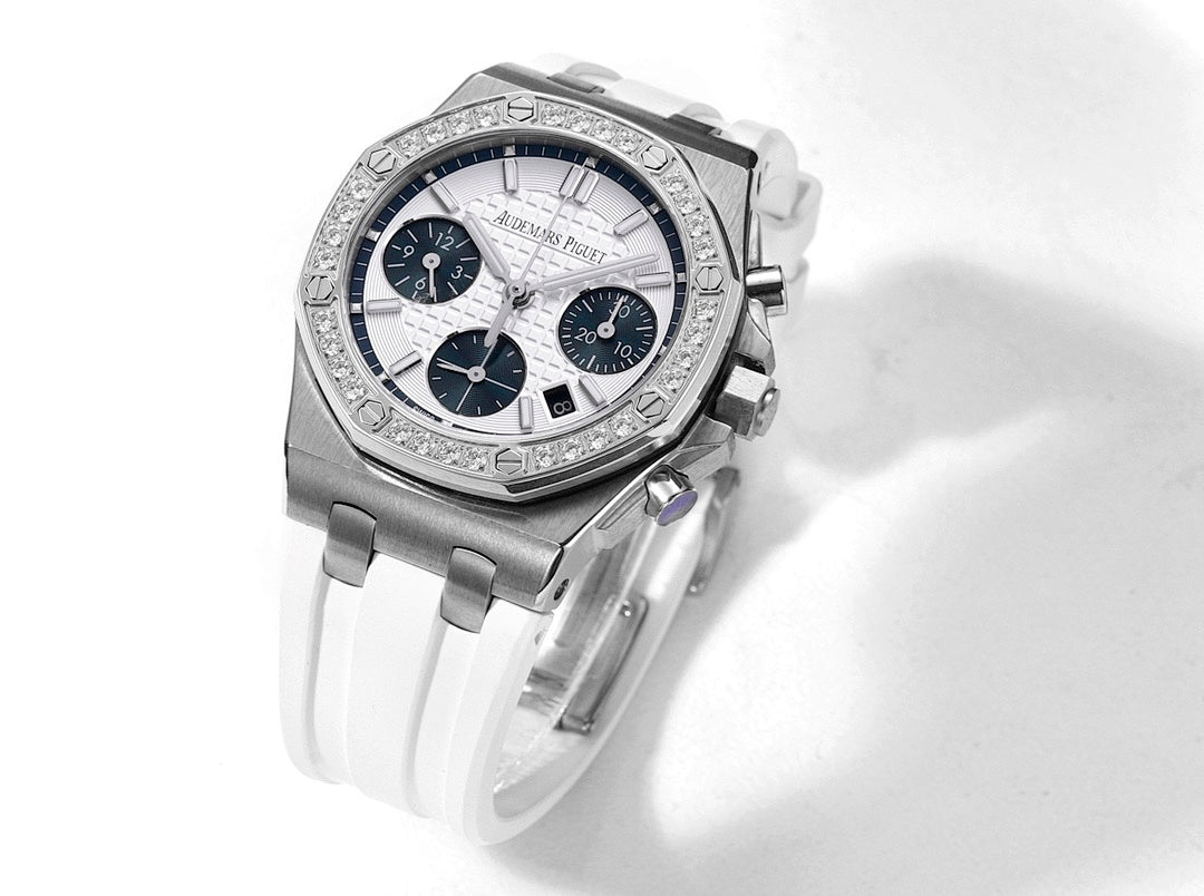 Relógio Audemars Piguet Royal Oak Offshore Chronograph Branco - ângulo 3