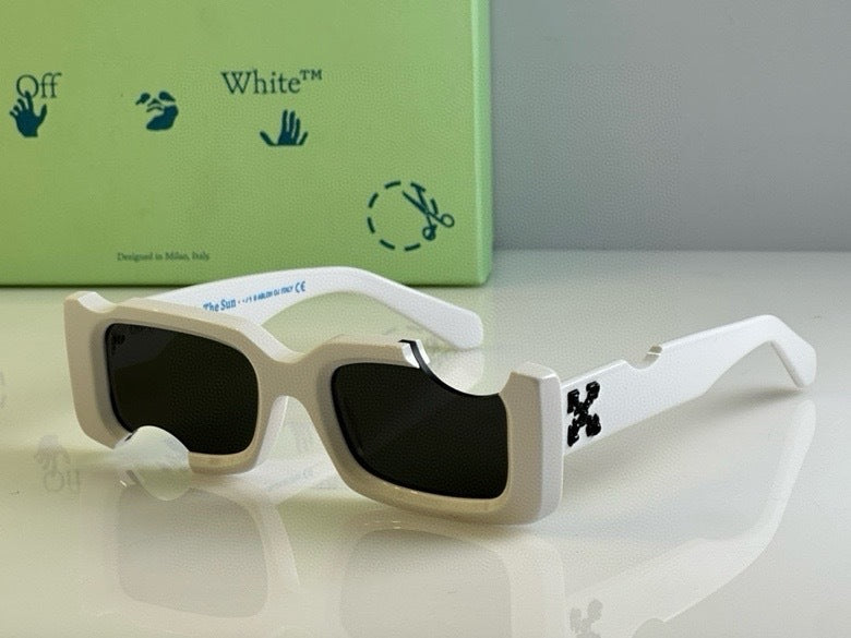 Óculos de Sol Off-White Cady com Recorte - imagem 2