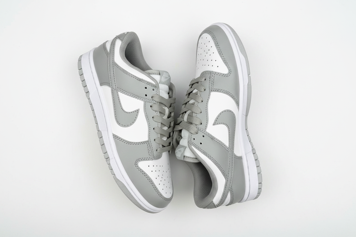 Dunk Grey Fog - Par Flat Lay