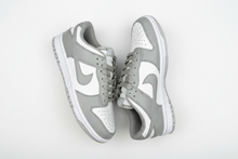 Dunk Grey Fog - Par Flat Lay