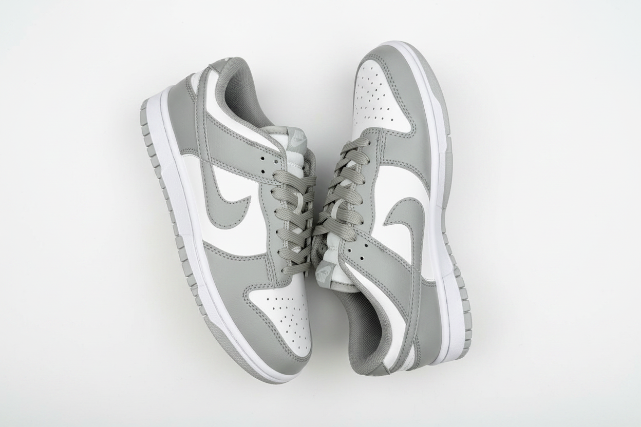 Dunk Grey Fog - Par Flat Lay