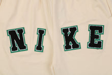 Shorts Nike Bordado — Bege/Verde