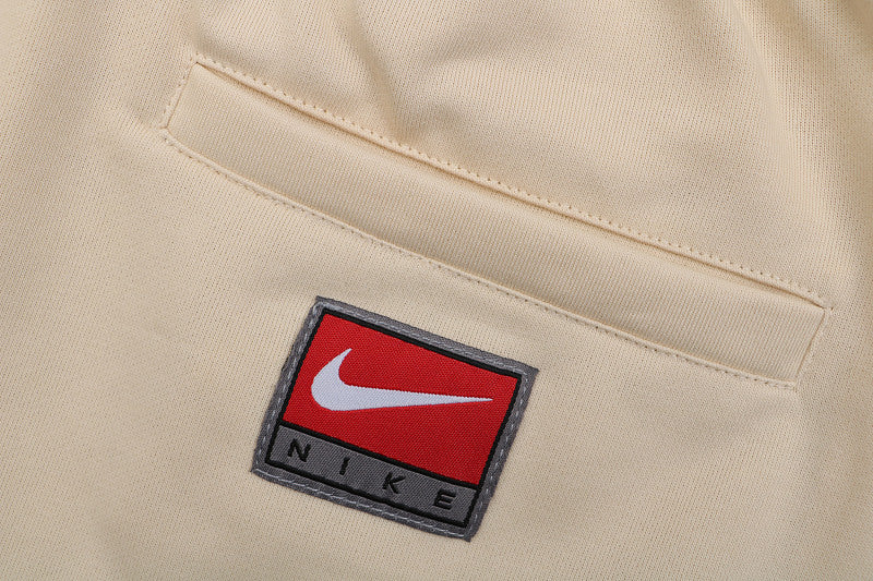 Shorts Nike Bordado — Bege/Verde