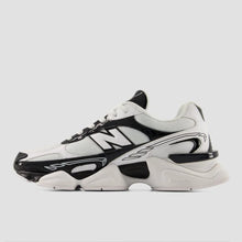 New Balance 9060R White Black – lateral direita perfil