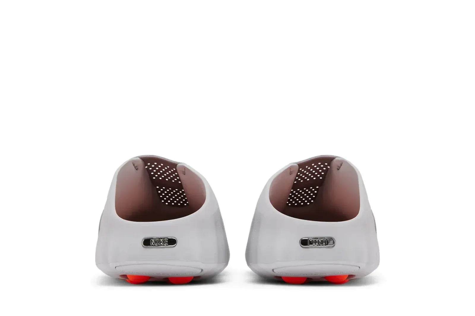 Nike Mind 001 Light Smoke Grey - Vista traseira par com tag metálica