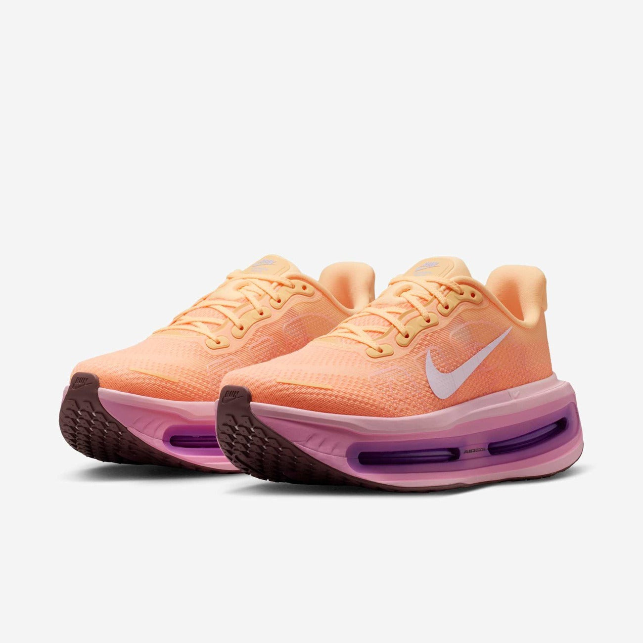 Nike Vomero 18 Peach Cream Fuchsia Dream – traseira