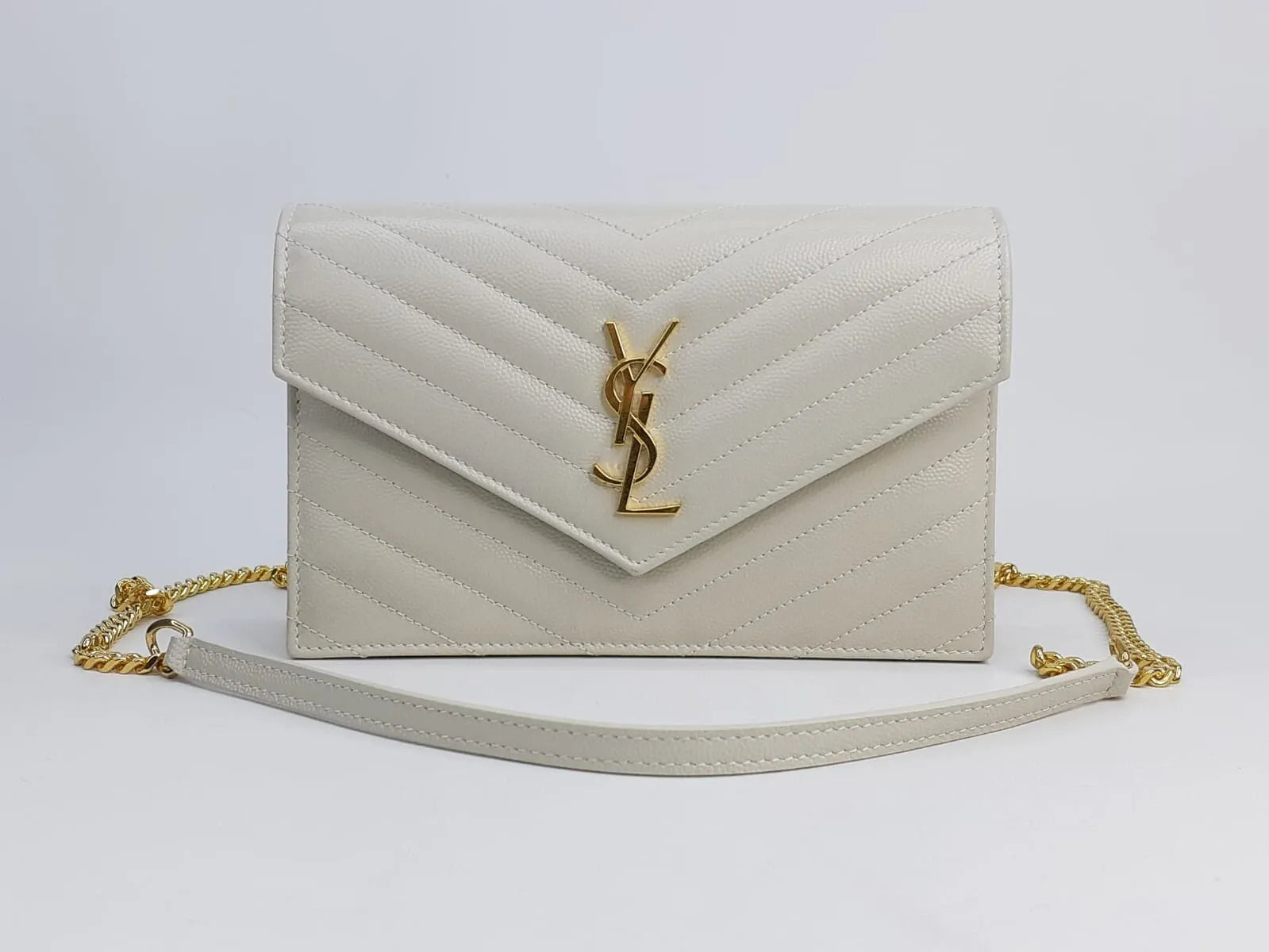 Bolsa Saint Laurent Cassandre Envelope Chevron