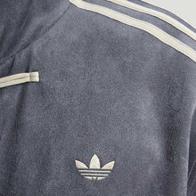 Adidas CTT Chinese Track Top 3.1 - Detalhe Trefoil bordado