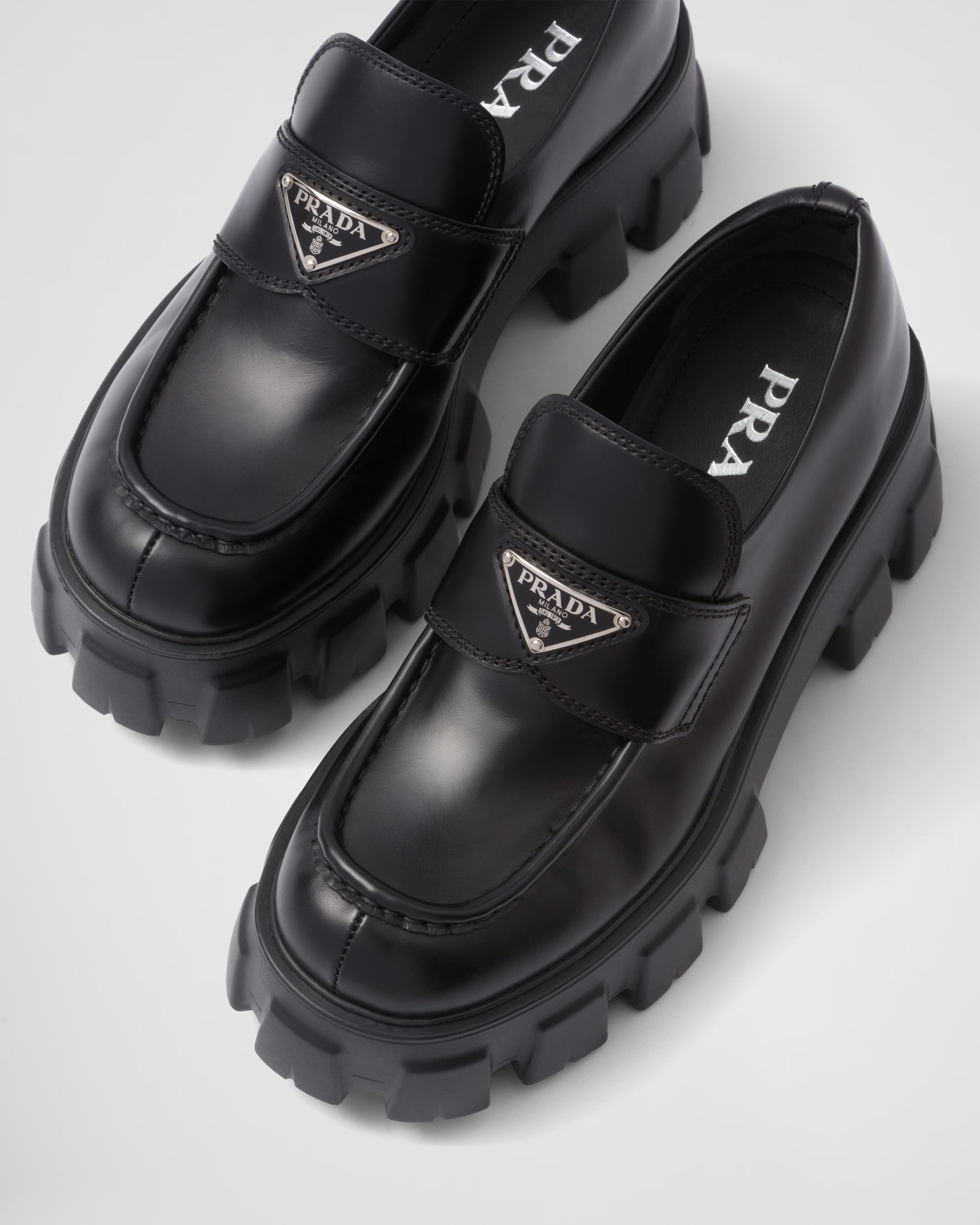 Prada Monolith Loafer Preto