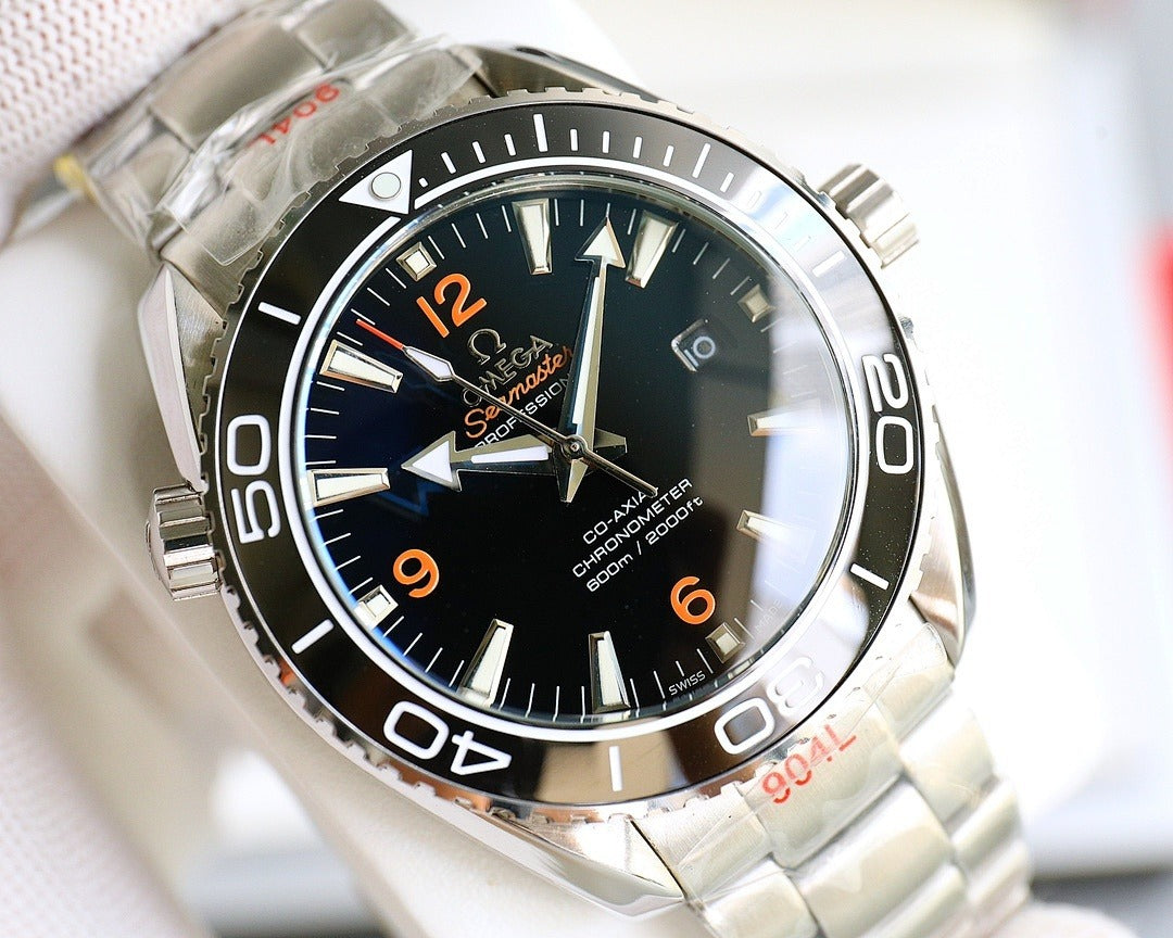 Omega Seamaster Planet Ocean Deep Black - Mostrador frontal