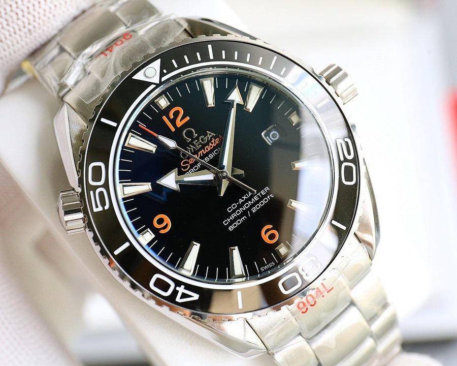 Omega Seamaster Planet Ocean Deep Black - Mostrador frontal