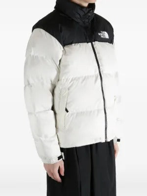 The North Face Nuptse 1996 - Vista lateral modelo