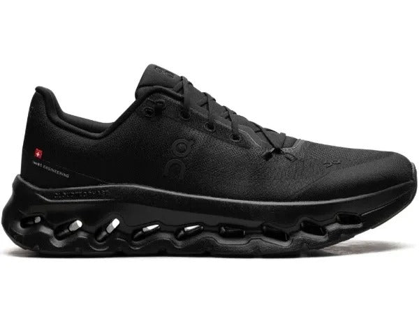 On Cloudmonster Hyper All Black – lateral esquerda