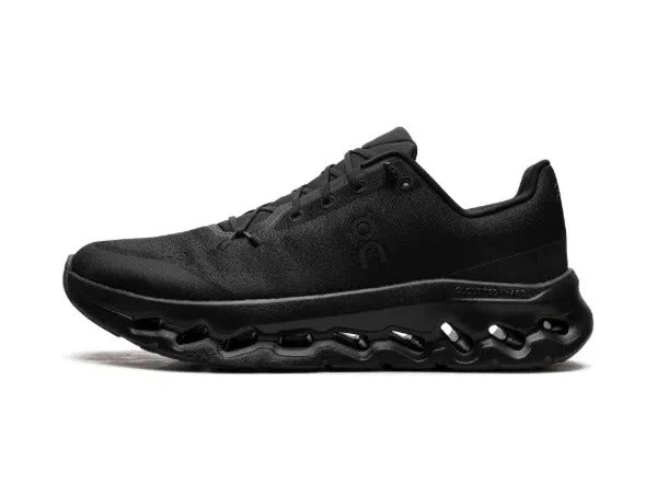 On Cloudmonster Hyper All Black – lateral direita