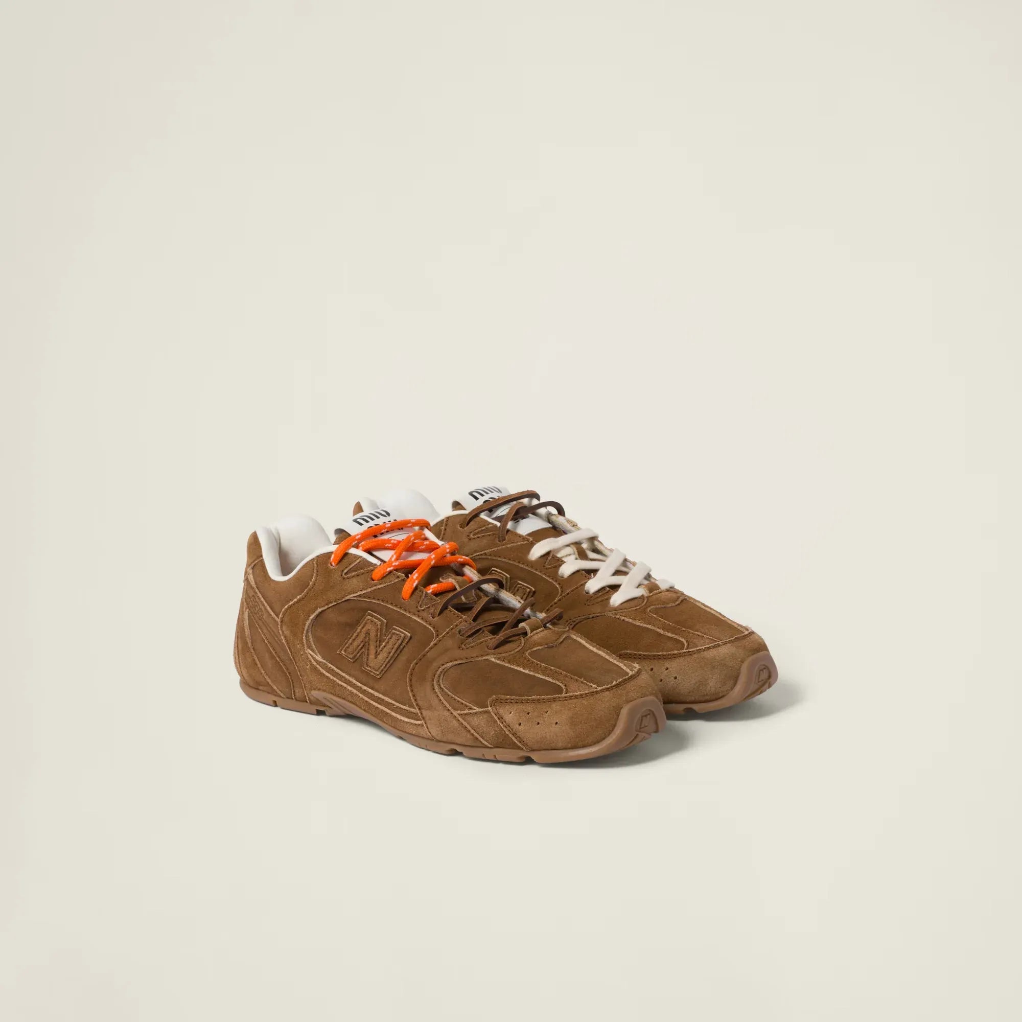 New Balance 530 SL x Miu Miu Cinnamon – lateral direita