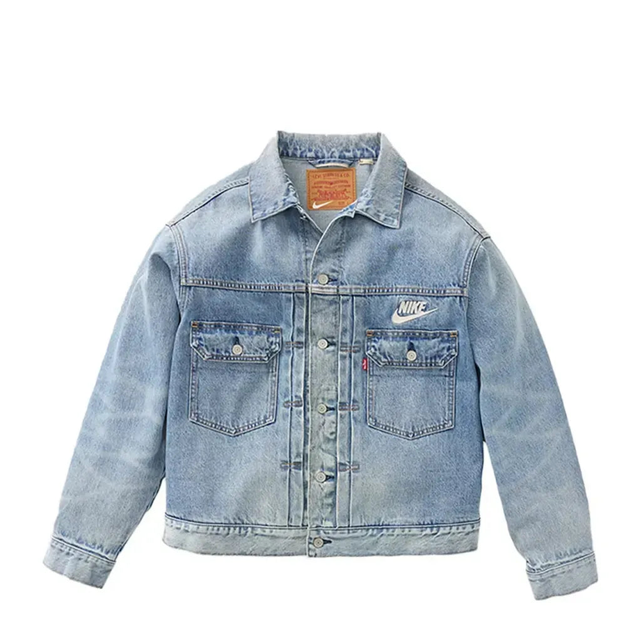 Jaqueta Levi's x Nike Trucker - Detalhe botão e tag Levi's