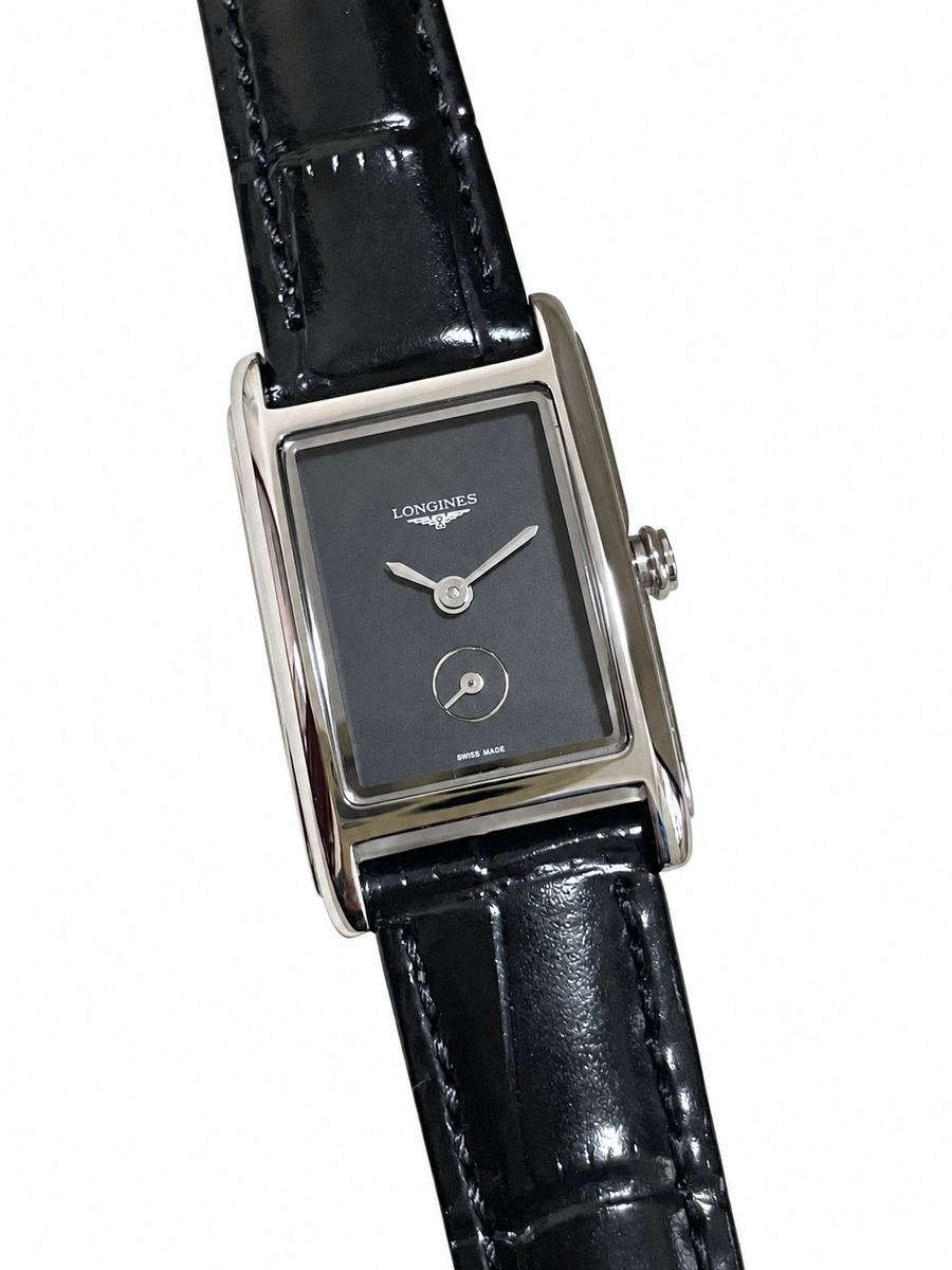 Relógio Longines Retangular Preto — vista frontal — fundo branco