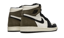 Air Jordan 1 Retro High "Dark Mocha"