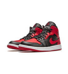 Air Jordan 1 Mid "Banned"