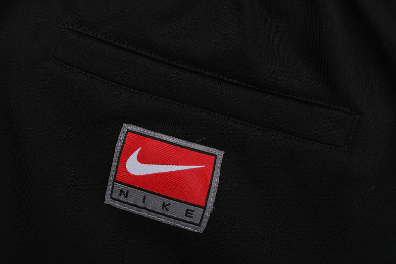 Shorts Nike Bordado Preta/Laranja