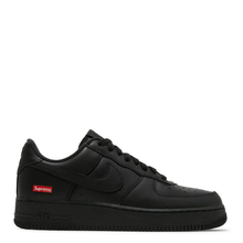 Tênis Nike Air Force 1 Low x Supreme Black Preto vista lateral
