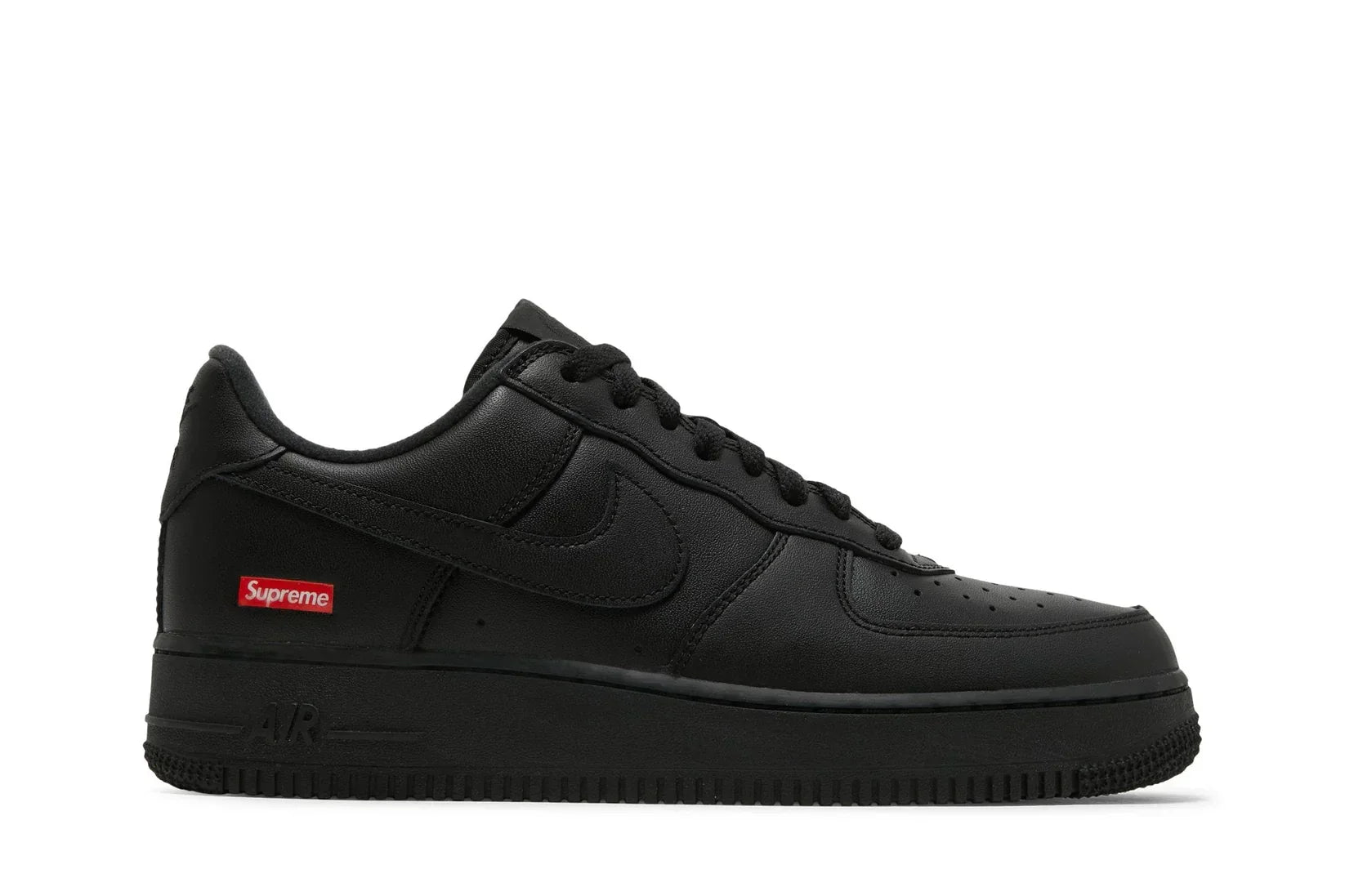 Tênis Nike Air Force 1 Low x Supreme Black Preto vista lateral