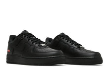 Tênis Nike Air Force 1 Low x Supreme Black Preto detalhe do material