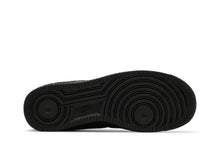 Tênis Nike Air Force 1 Low x Supreme Black Preto detalhe lateral