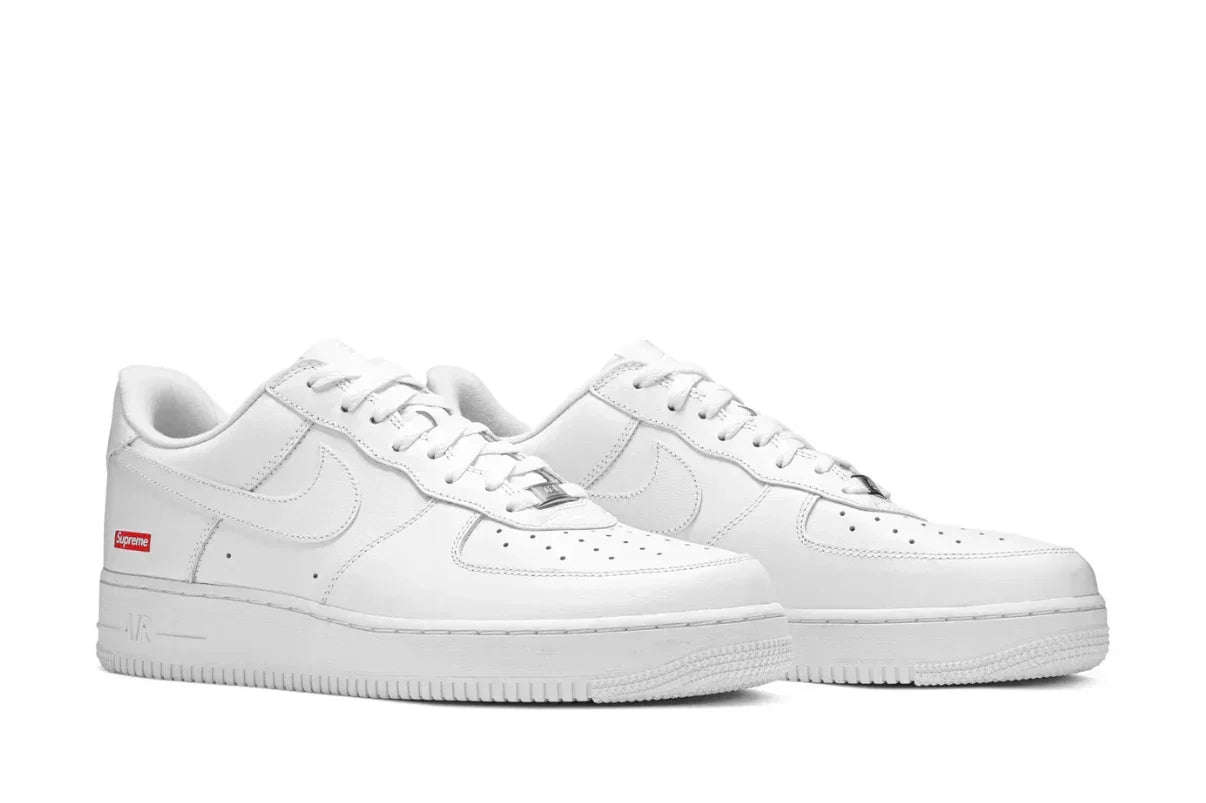 Tênis Nike Air Force 1 Low x Supreme White Branco detalhe lateral