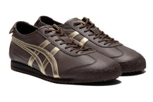 Tênis Onitsuka Tiger Mexico 66 SD Licorice Brown Champagne Marrom detalhe frontal
