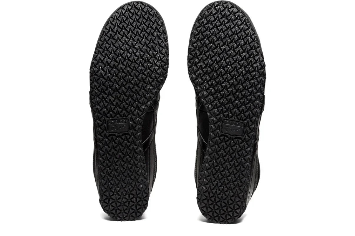 Tênis Onitsuka Tiger Mexico 66 Triple Black Preto vista traseira